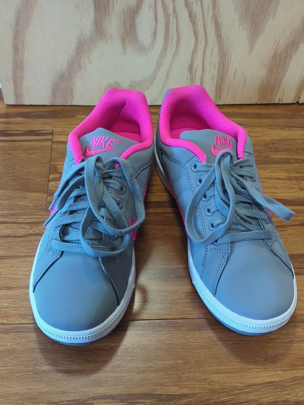 NIKE Court Tradition II Women's Pink And Gray Sneakers, Size 8